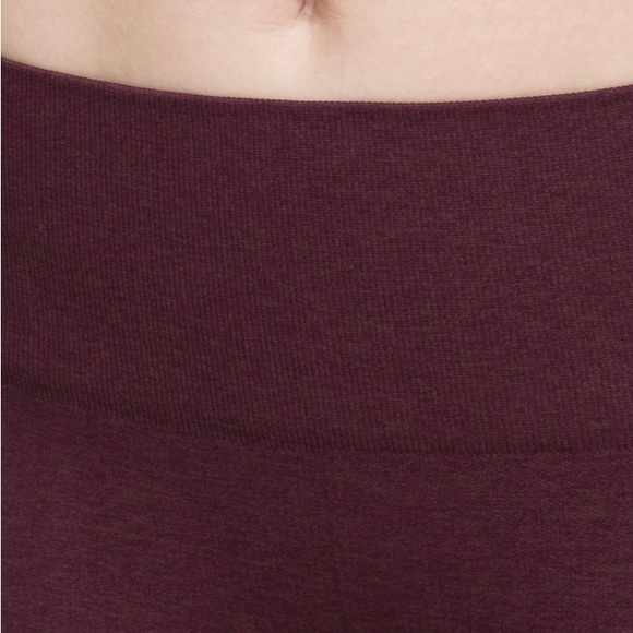 Lululemon In The Flow Crop I
Heathered Bordeaux Drama - Picture 5 of 8